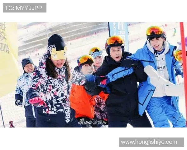 足球明星与小丑同框趣味瞬间展现运动与娱乐的奇妙交融